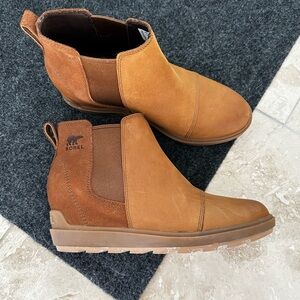 Sorel Brown Ankle Boots with Elastic Panels and Wedge Sole